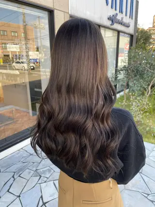 ロング カラー EARTH  紫竹山 🦋本間未来🦋のヘアスタイル