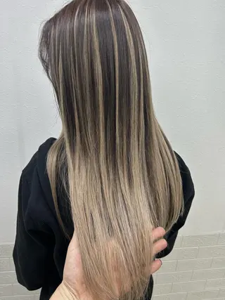 カラー ダブルスキルエクステ /羽エクステ白石宇由のヘアスタイル