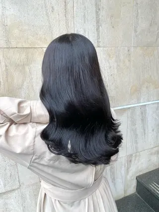 セミロング カラー ブリーチなし✨艶髪 カラー𓃲YAGIのヘアスタイル