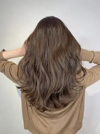セミロング カラー ＿WHITE鳳店 アンダーバーホワイトのヘアスタイル