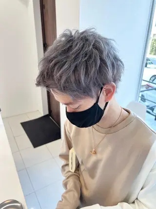 ショート カラー VIRAL ヴァイラルのヘアスタイル