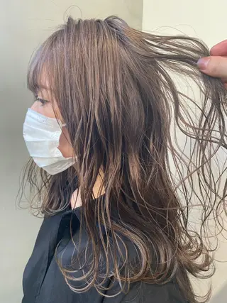 ロング カラー nishido ハイライト/パーマのヘアスタイル
