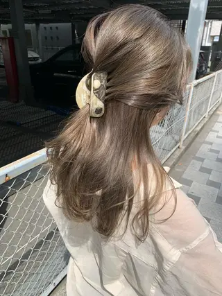 ロング カラー SAKINO. ベージュカラーのヘアスタイル