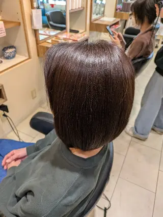 ミディアム カラー 塚原 友紀子のヘアスタイル