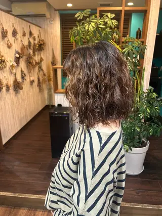 ミディアム パーマ 早坂 さくらのヘアスタイル