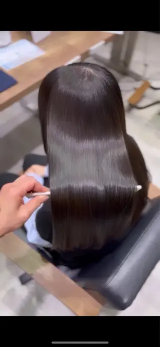 ロング カラー 石垣 凜のヘアスタイル