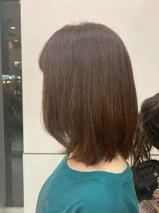 ミディアム ショート・透明感 カラーconomiのヘアスタイル