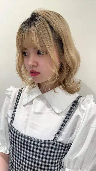 ミディアム カラー 小顔レイヤー/ ベージュ🤍Rieのヘアスタイル