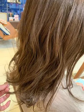 ミディアム カラー ハイトーンカラー🩵 耳ツボジュエリー👂のその他イメージ