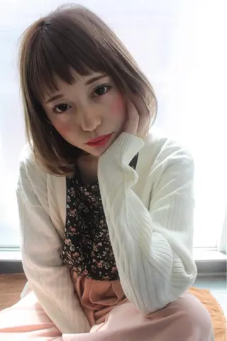 ミディアム カラー tuuli トゥーリのヘアスタイル