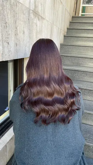 セミロング カラー ミヤザキ タクトのヘアスタイル