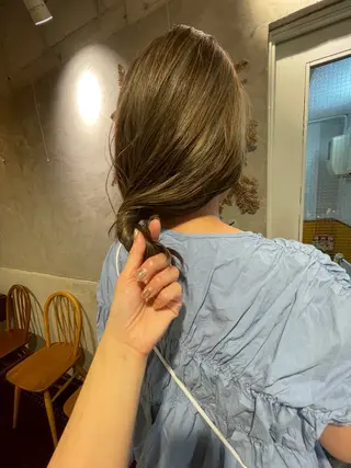 ロング カラー さの あやねのヘアスタイル