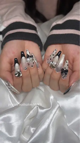 ネイル 𝐧𝐚𝐢𝐥 𝐌𝐢𝐖𝐢𝐢のネイルデザイン