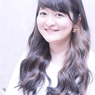 セミロング カラー 及川 光のヘアスタイル
