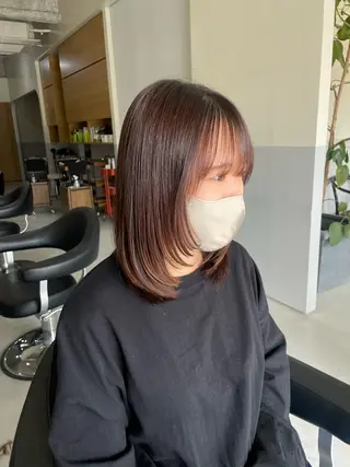 ミディアム 小久保 里紗のヘアスタイル