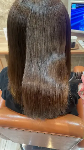 セミロング 松田 唯叶のヘアスタイル