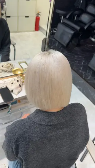 ミディアム カラー ヘアアレンジ 【🥀履歴修正🥀】 ハイトーン職人/拓真のヘアスタイル