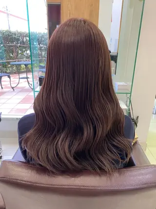 ロング カラー 小坂 麻綾のヘアスタイル