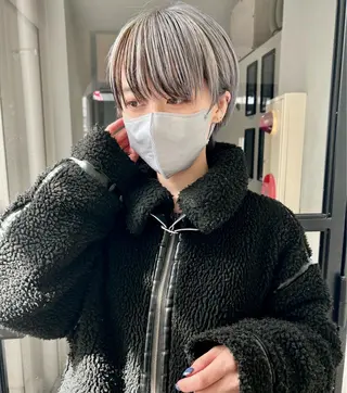 ショート カラー 原田 朱里のヘアスタイル