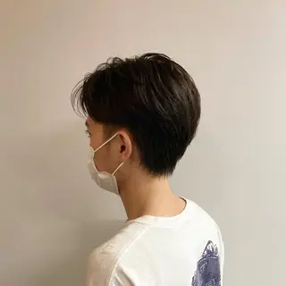 メンズ 顔まわりレイヤー デザインカットのヘアスタイル