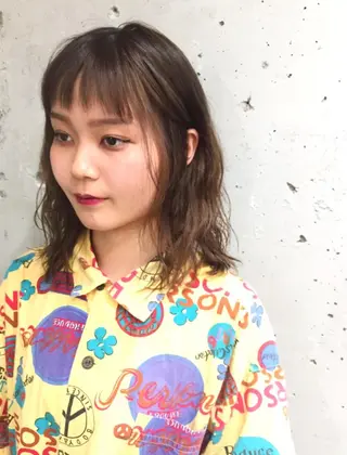ミディアム カラー 稲田 結衣夏のヘアスタイル
