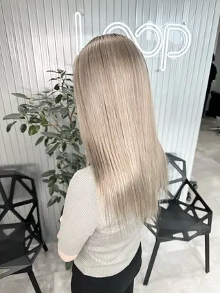 セミロング カラー LOOP hairのヘアスタイル