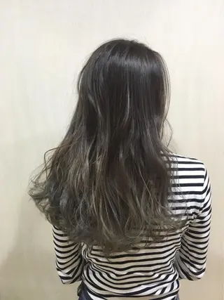 ロング カラー 磧本 祐里恵のヘアスタイル