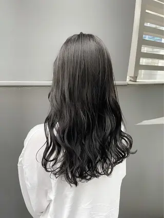 ロング カラー 中村 彩乃のヘアスタイル