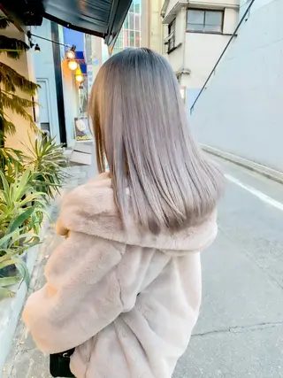 セミロング ハイトーン🫧艶髪 MAIKAのヘアスタイル