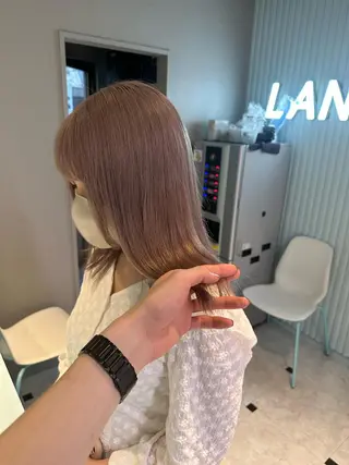 セミロング カラー 🪄池袋ハイトーン 🪄ブリーチカラーのヘアスタイル