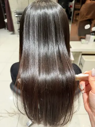 ロング AVANCE emiのヘアスタイル