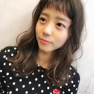 ミディアム 山野 稚奈のヘアスタイル