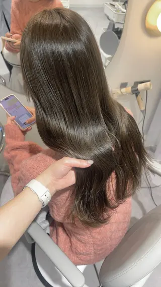 ロング カラー 近藤 若菜のヘアスタイル