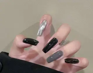 ネイル 高木 維麗絲のネイルデザイン