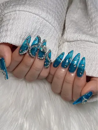 ネイル nail&eye Ariesのネイルデザイン