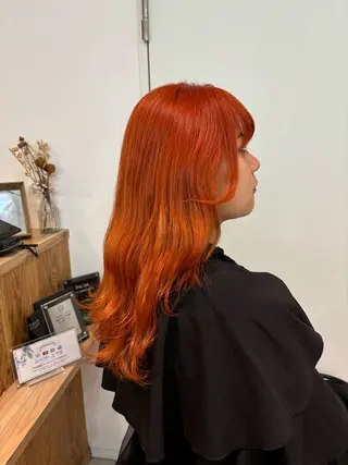 ロング カラー 室谷 ゆりあのヘアスタイル