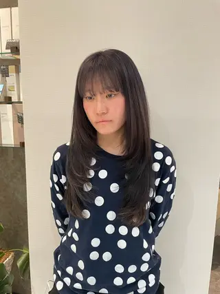 ロング カラー moe🥣ﾚｲﾔｰ ｶｯﾄ/透明感ｶﾗｰのヘアスタイル