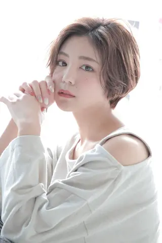 ショート 前地 麻衣のヘアスタイル
