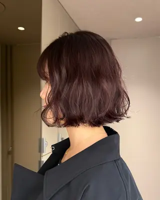 ショート カラー Akari暖色カラー /レイヤーカットのヘアスタイル