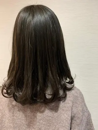 ミディアム カラー 蓮見  友里のヘアスタイル