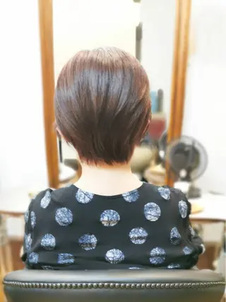 ショート カラー 上間 洋子のヘアスタイル