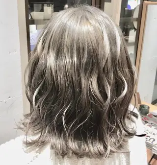 ミディアム カラー 𓏸𓈒𓂃早坂 浩行𓂃𓈒𓏸のヘアスタイル