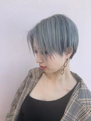 ショート カラー パーマ ヘアアレンジ ハイトーンカラー🤍 山下 優華のヘアスタイル