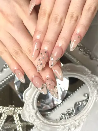 ネイル ルシイ🎀新宿長さ 出しパーツ専門店のネイルデザイン