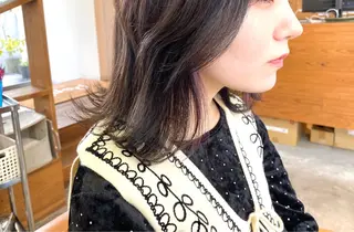 ミディアム 酸性ストレート/ブリ ーチなしWカラー河本のヘアスタイル
