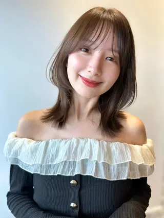 ミディアム カラー 盛れる顔周り /透明感/かりん🎀のヘアスタイル