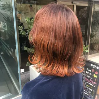 ミディアム カラー 柏木 彩花のヘアスタイル