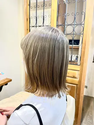 ミディアム 山木 裕子のヘアスタイル