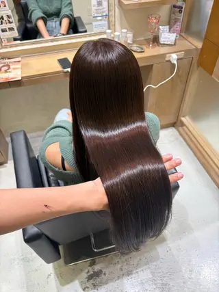 ロング カラー 井上 慈温のヘアスタイル