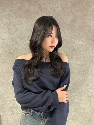 ロング カラー 紅都🫧透明感 水光カラー🫧のヘアスタイル